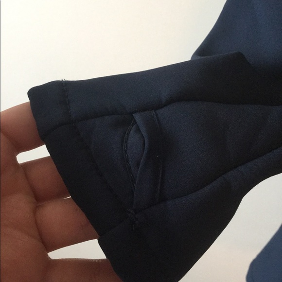 Bench rain coat that is and fuzzy on the inside - Picture 5 of 6